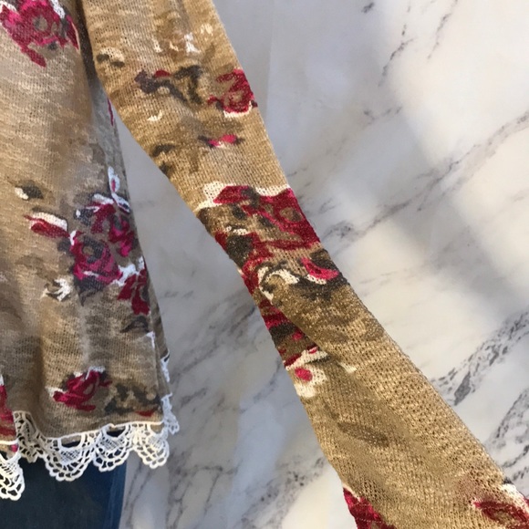 Lightweight Floral Sweater with Lace Trim - Picture 7 of 8